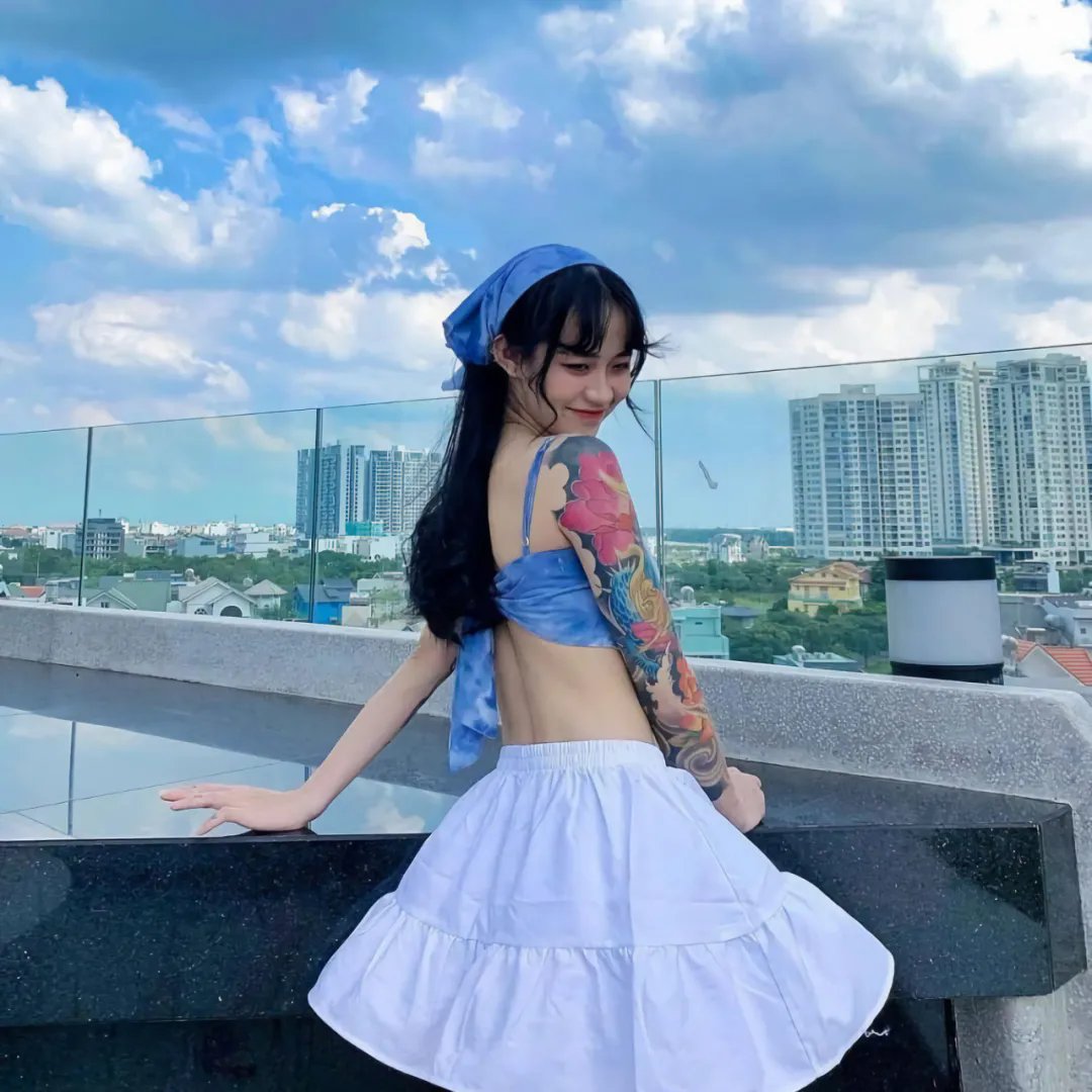 芒果和红色轮椅